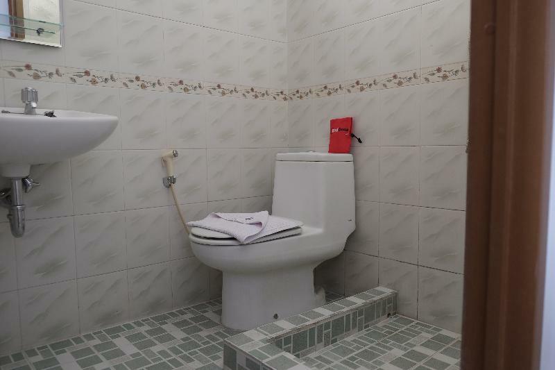 ホテル レッドドアーズ ニア スーパーモール カラワチ 2 タンゲラン エクステリア 写真